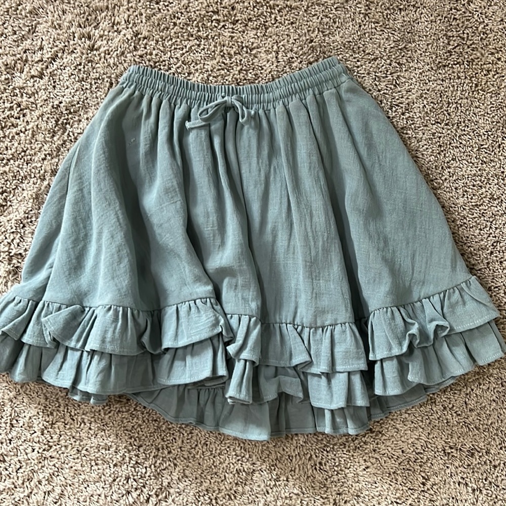 H&M light green flowy skirt..